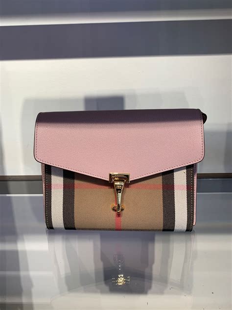 pochette burberry outlet|Burberry store online.